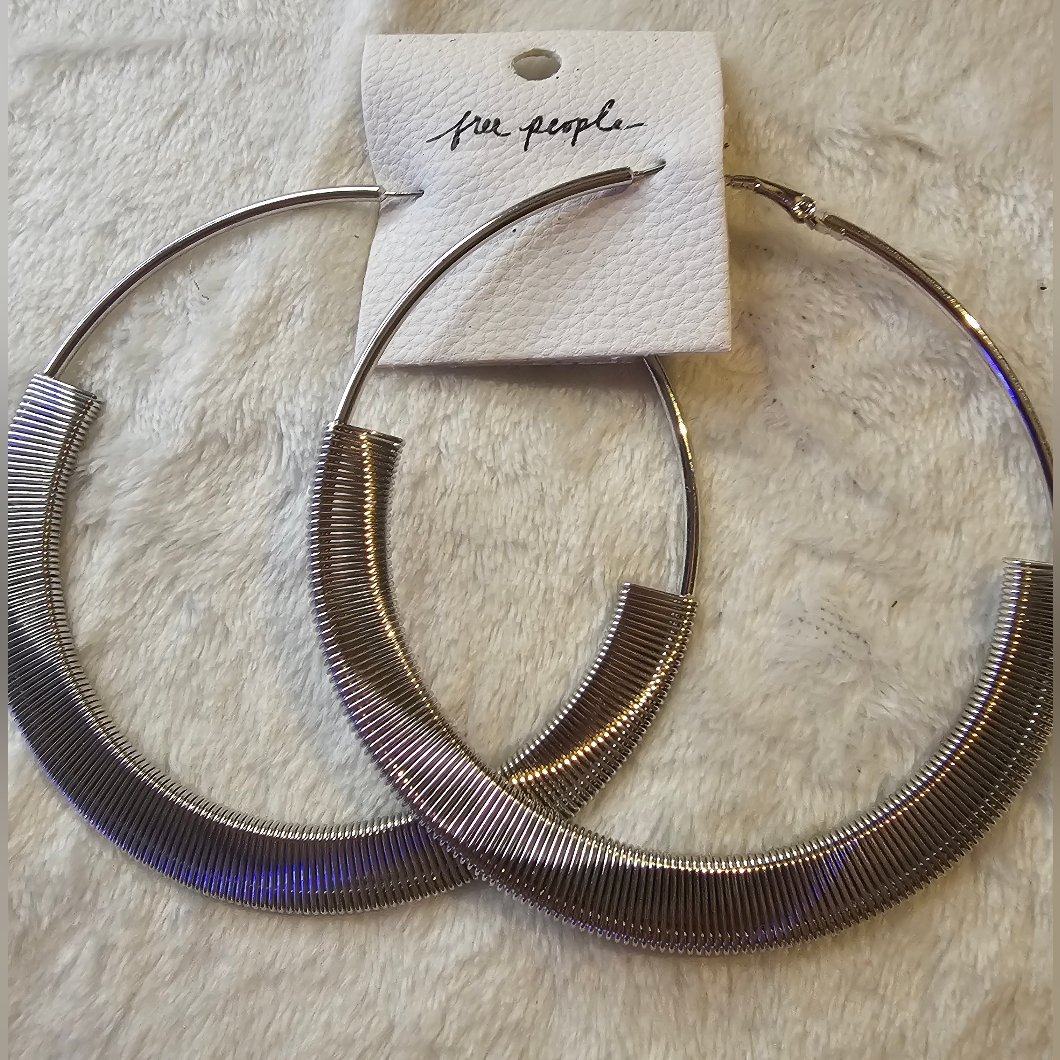 Free People Metallic Silver Coil Hoop Earrings 40$